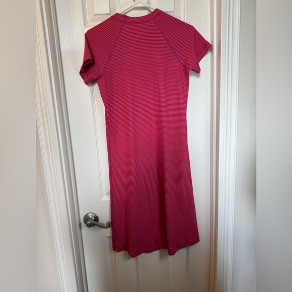 MOIRA CZ Ultalight Equipment Pink &Purple Striped V-Neck Dress Athlete - Picture 2 of 6